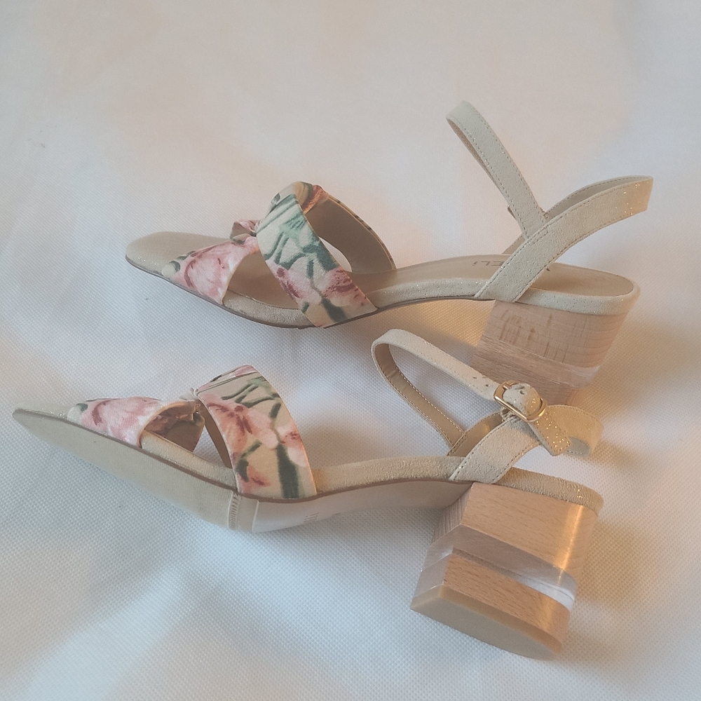 Vaneli Women's Liko Block Heel Floral Sandals in Honey Multi Flower Sz 8.5 - Picture 6 of 7